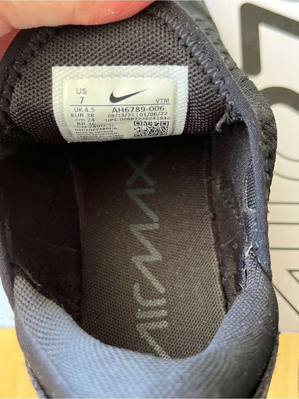 Women’s Nike Air Max 270 - Picture 7 of 10